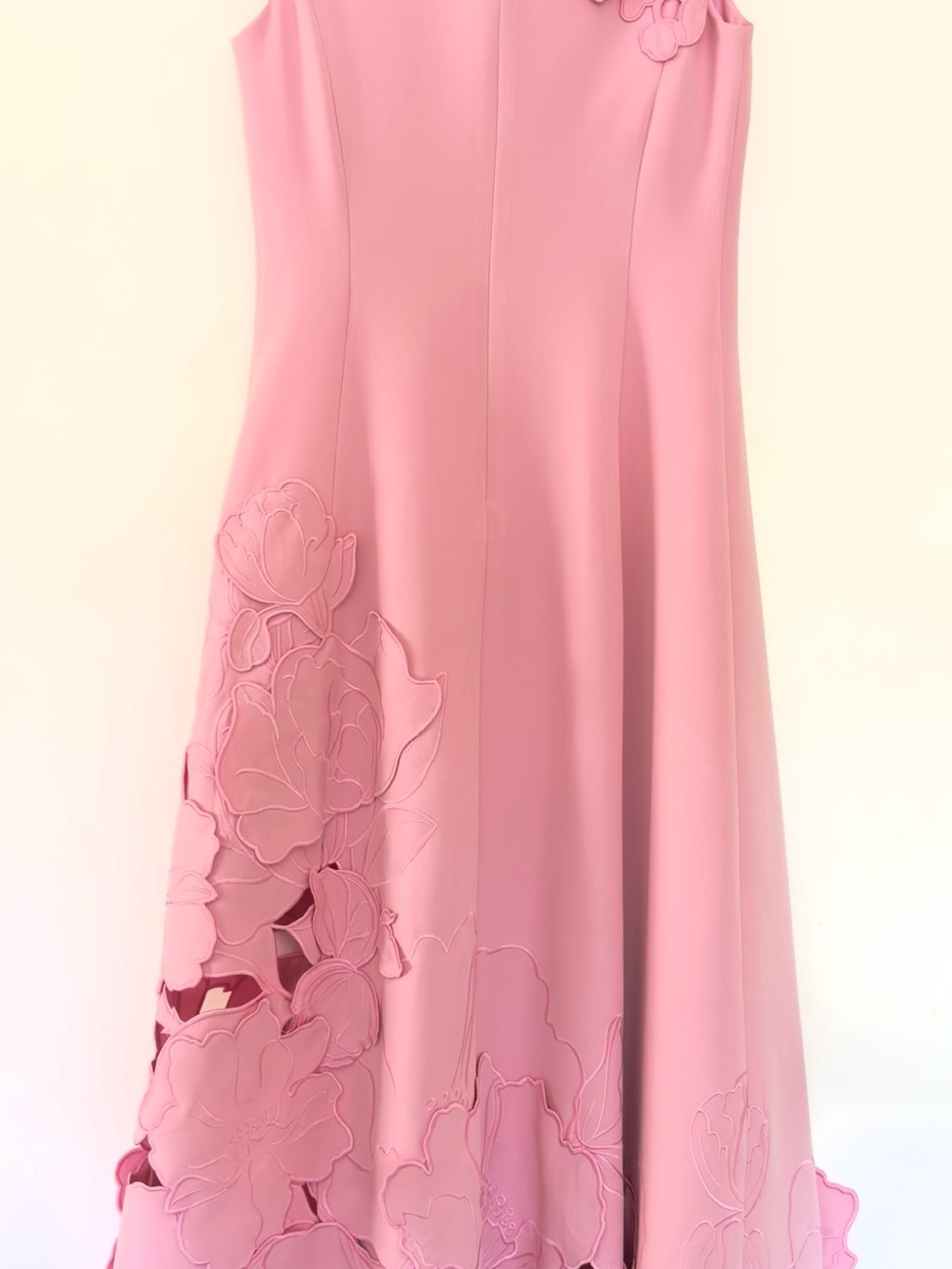 Elegant Pink Maxi Dress with Floral Appliqué - Picture 4 of 6